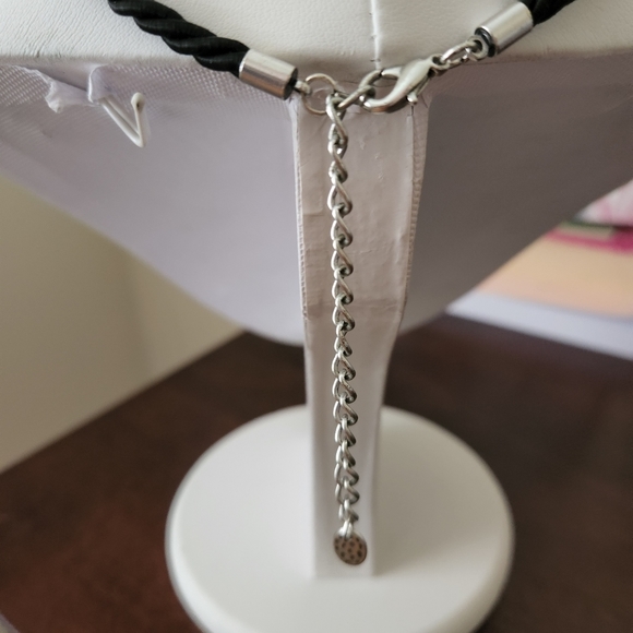 Silver Pendant Rope Necklace - Picture 4 of 4